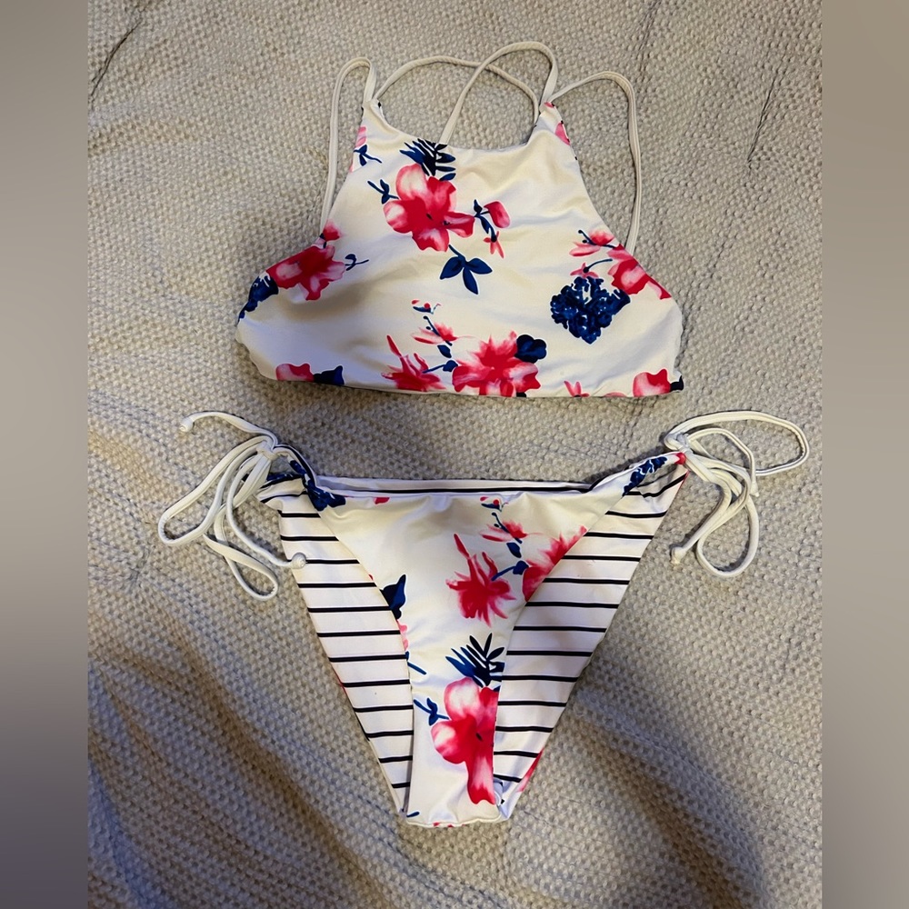 Reversible Halter Bikini Set! Brand: SHEIN - Size: Small